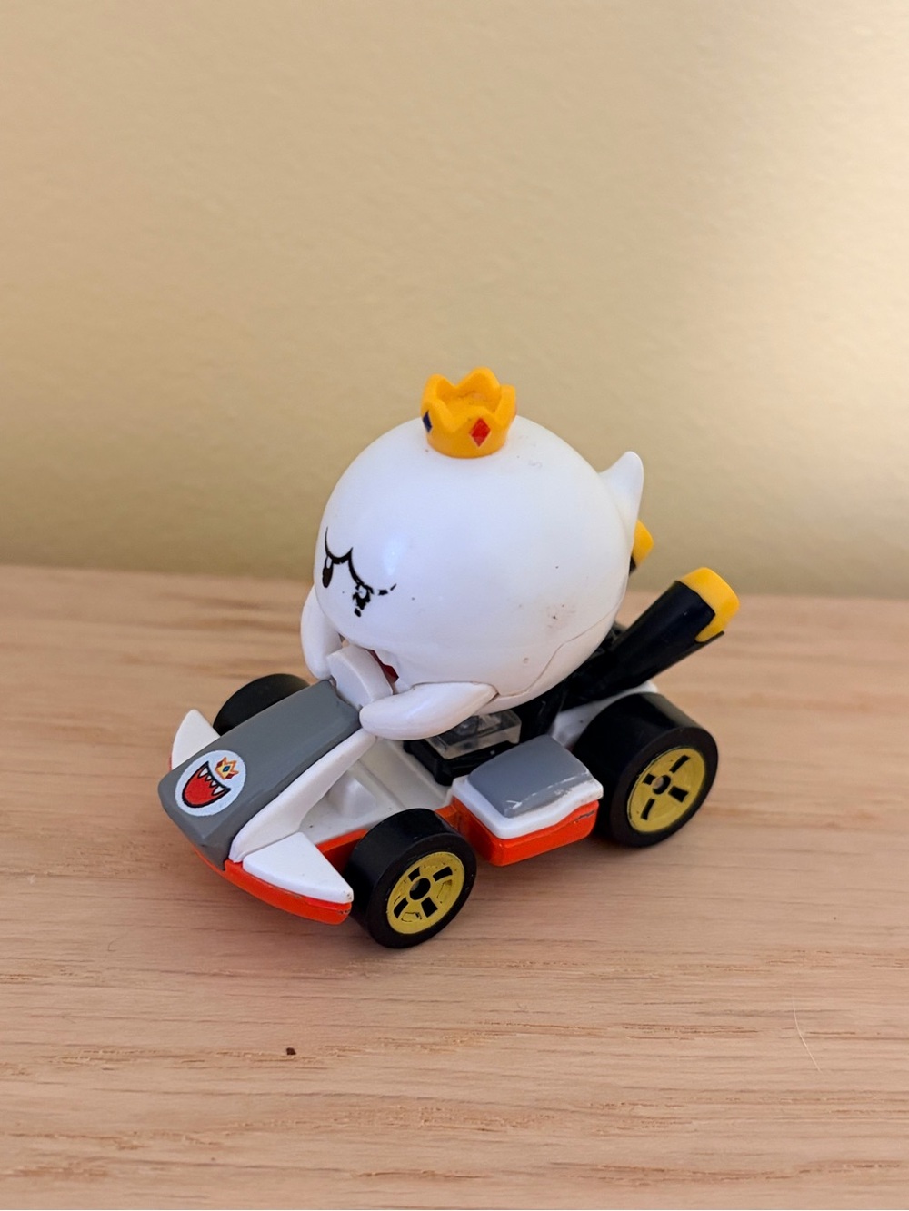 Hot Wheels Mario Kart KING BOO GHOST Standard Kart Rainbow Road Track Exclusive